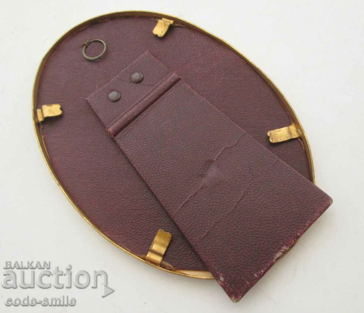 Veche ramă foto elegantă din bronz aurit cu preț 100.00 BGN | € 51.13 Veche ramă foto elegantă din bronz aurit cu preț 100.00 BGN | € 51.13