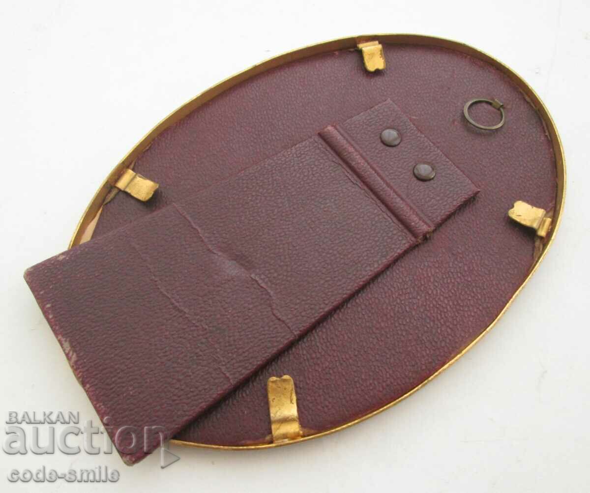 Licitație Veche ramă foto elegantă din bronz aurit Licitație Veche ramă foto elegantă din bronz aurit