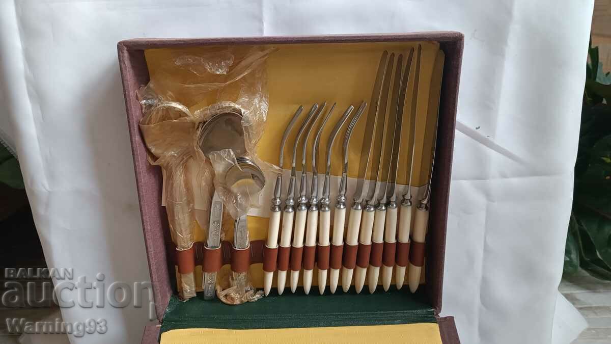 Brand new cutlery in a box - 24 pieces - NS with price 95.00 BGN | € 48.57