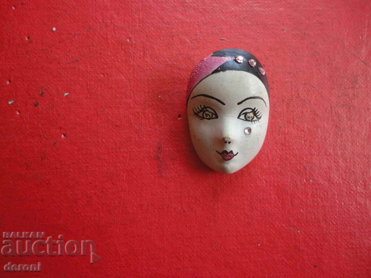 Vintage 80's brooch with price 10.00 BGN | € 5.11 Vintage 80's brooch with price 10.00 BGN | € 5.11