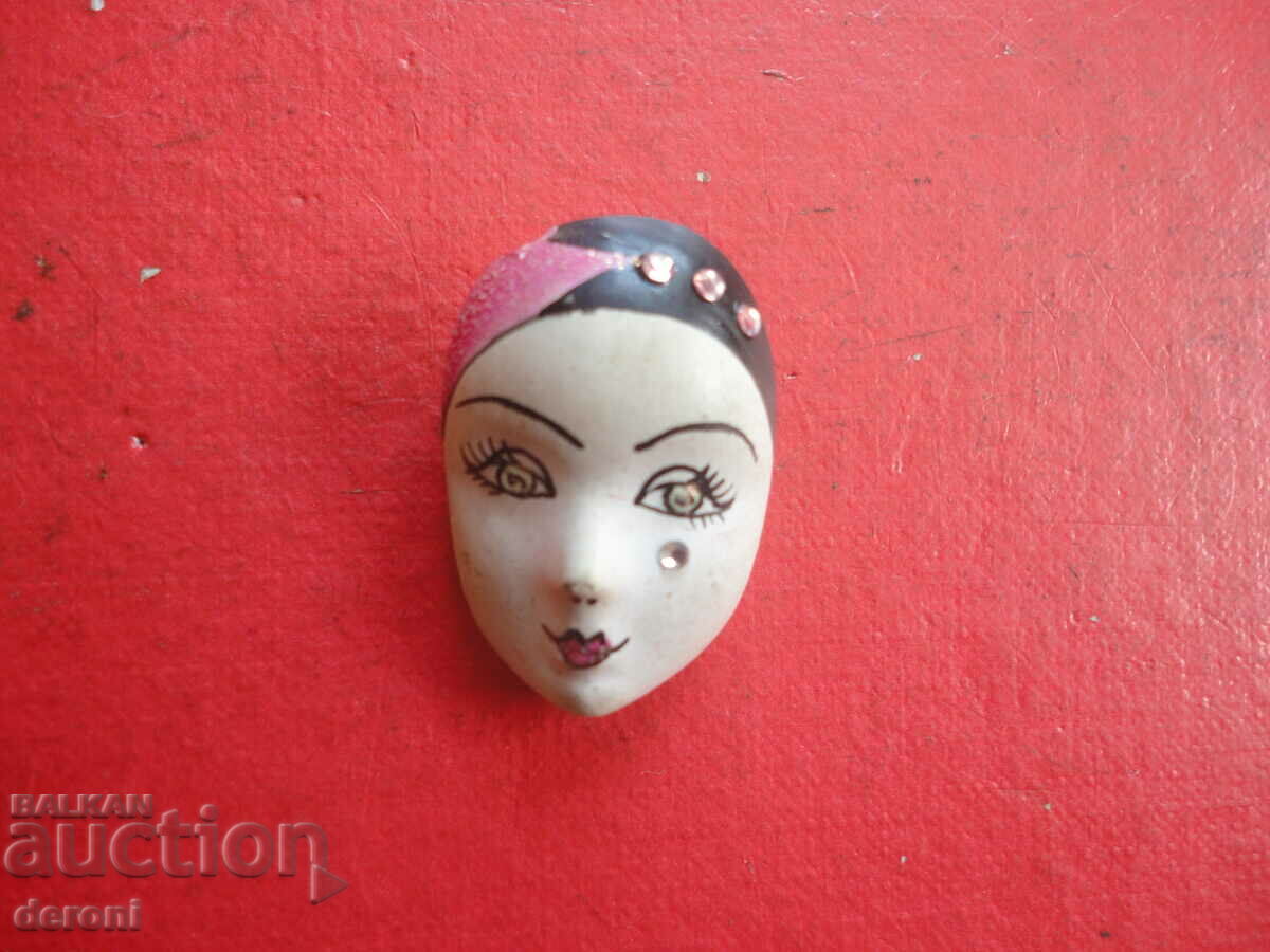 Delivery of Vintage 80's brooch Delivery of Vintage 80's brooch