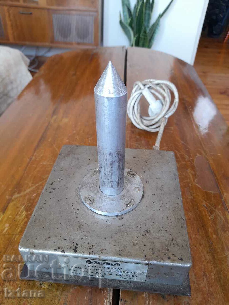 Auction Old Izot Hot Dog Sandwich Maker Auction Old Izot Hot Dog Sandwich Maker