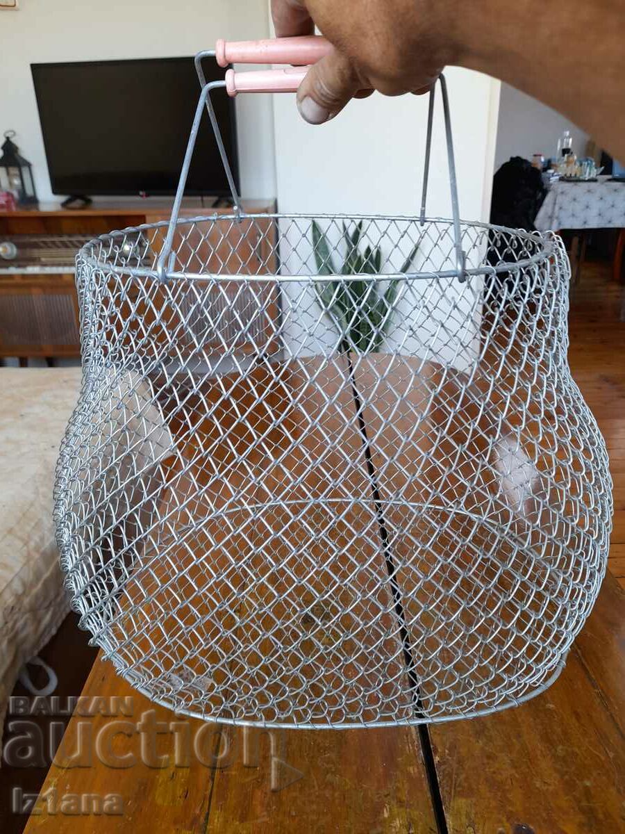 Old metal shopping bag with price 32.00 BGN | € 16.36 Old metal shopping bag with price 32.00 BGN | € 16.36