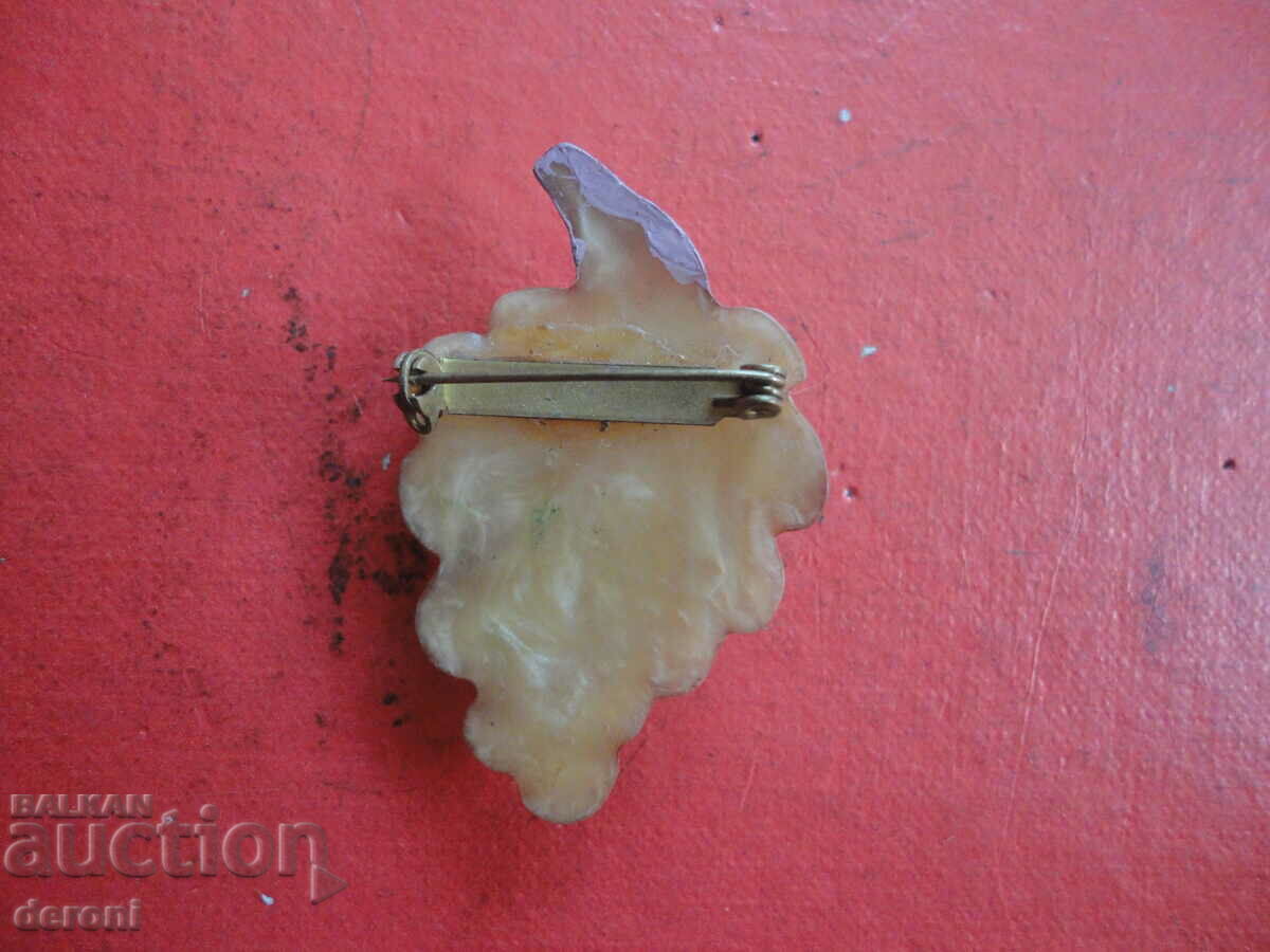 Licitație Broșă vintage din bachelită 83 Licitație Broșă vintage din bachelită 83