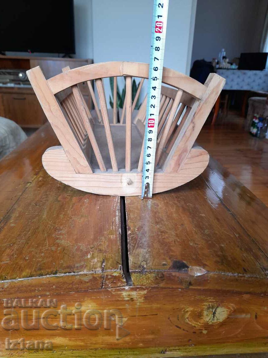 Delivery of Old doll bin Delivery of Old doll bin