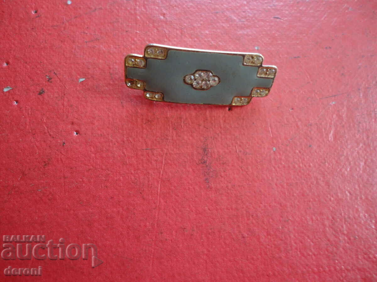 Gold-plated brooch with stones and enamel 85 with price 10.00 BGN | € 5.11 Gold-plated brooch with stones and enamel 85 with price 10.00 BGN | € 5.11