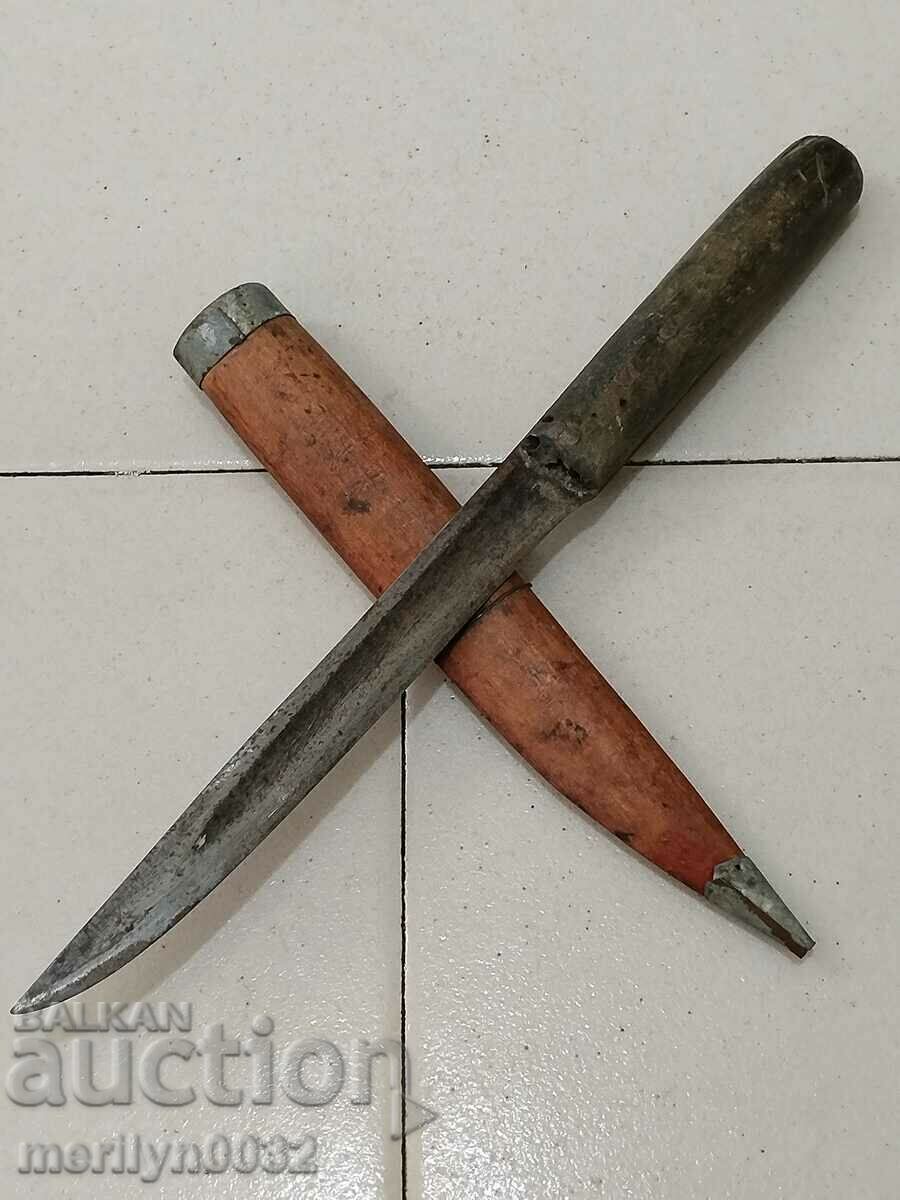 An old butcher's knife can be carved from buffalo horn karakulak with price 79.00 BGN | € 40.39 An old butcher's knife can be carved from buffalo horn karakulak with price 79.00 BGN | € 40.39