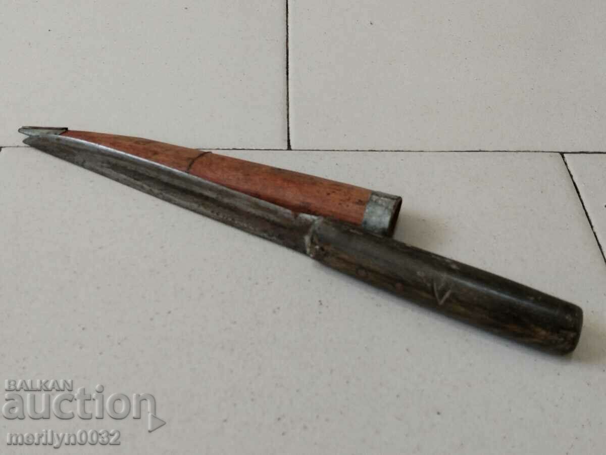 Auction An old butcher's knife can be carved from buffalo horn karakulak Auction An old butcher's knife can be carved from buffalo horn karakulak