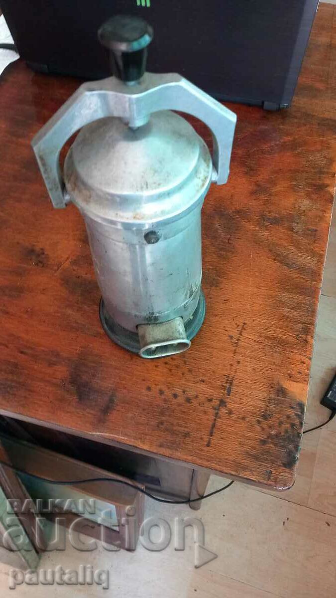 COFFEE MACHINE COFFEE PRESS with price 10.00 BGN | € 5.11 COFFEE MACHINE COFFEE PRESS with price 10.00 BGN | € 5.11