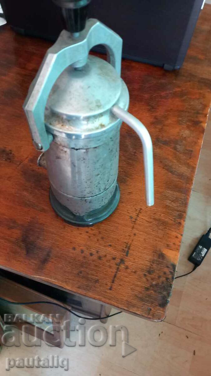 Auction COFFEE MACHINE COFFEE PRESS Auction COFFEE MACHINE COFFEE PRESS
