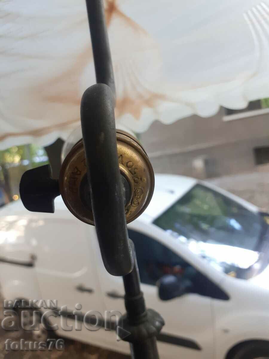 A lovely old metal bedside table lamp - 6