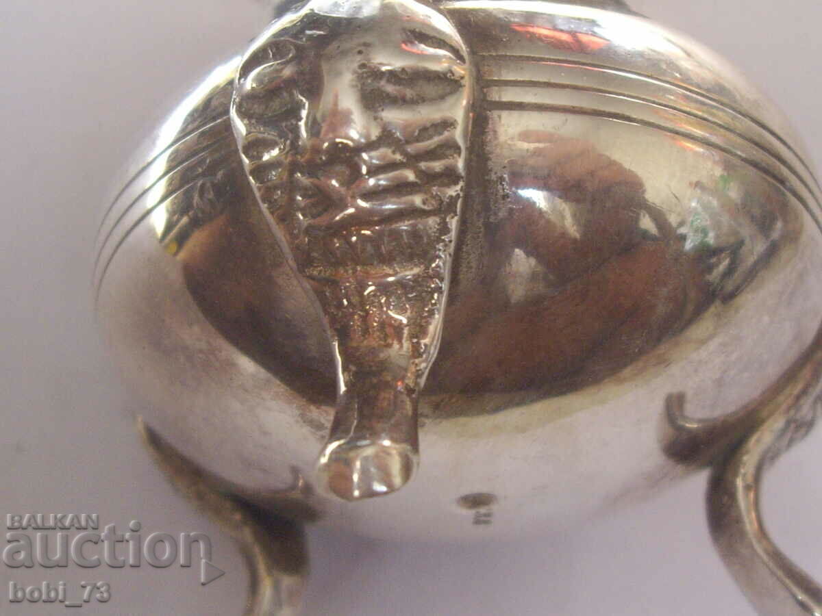 Livrarea Urcior placat cu argint.