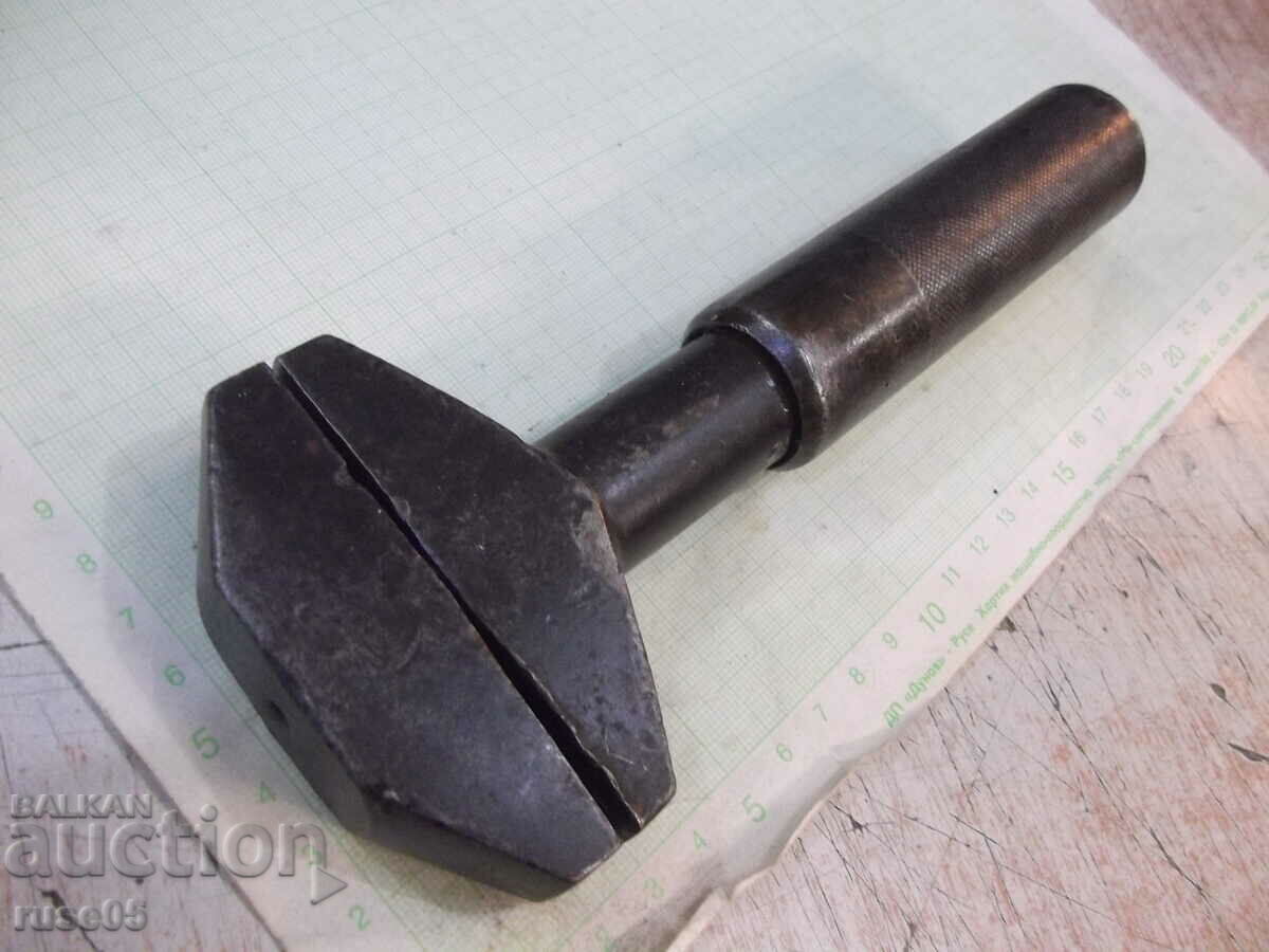 Key French cranked old working with price 50.00 BGN | € 25.56