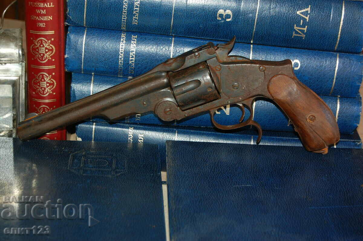 An old revolver