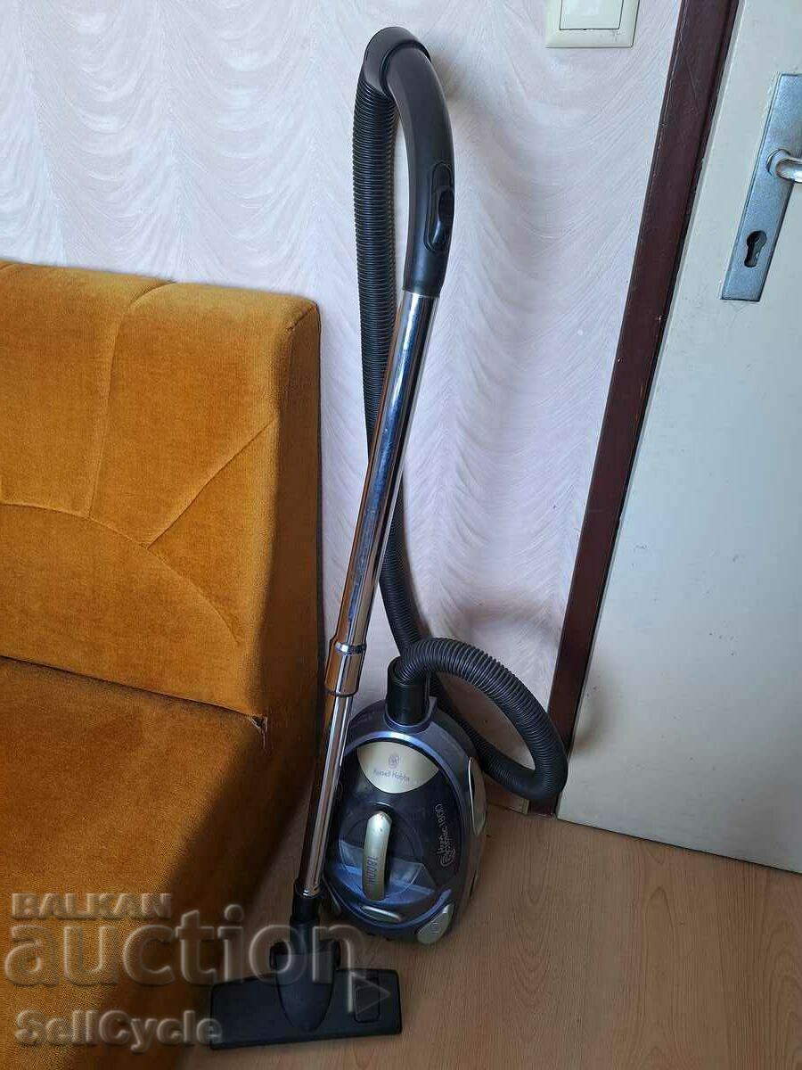 ✅ VACUUM CLEANER - RUSSEL HOBBS 1800W ❗