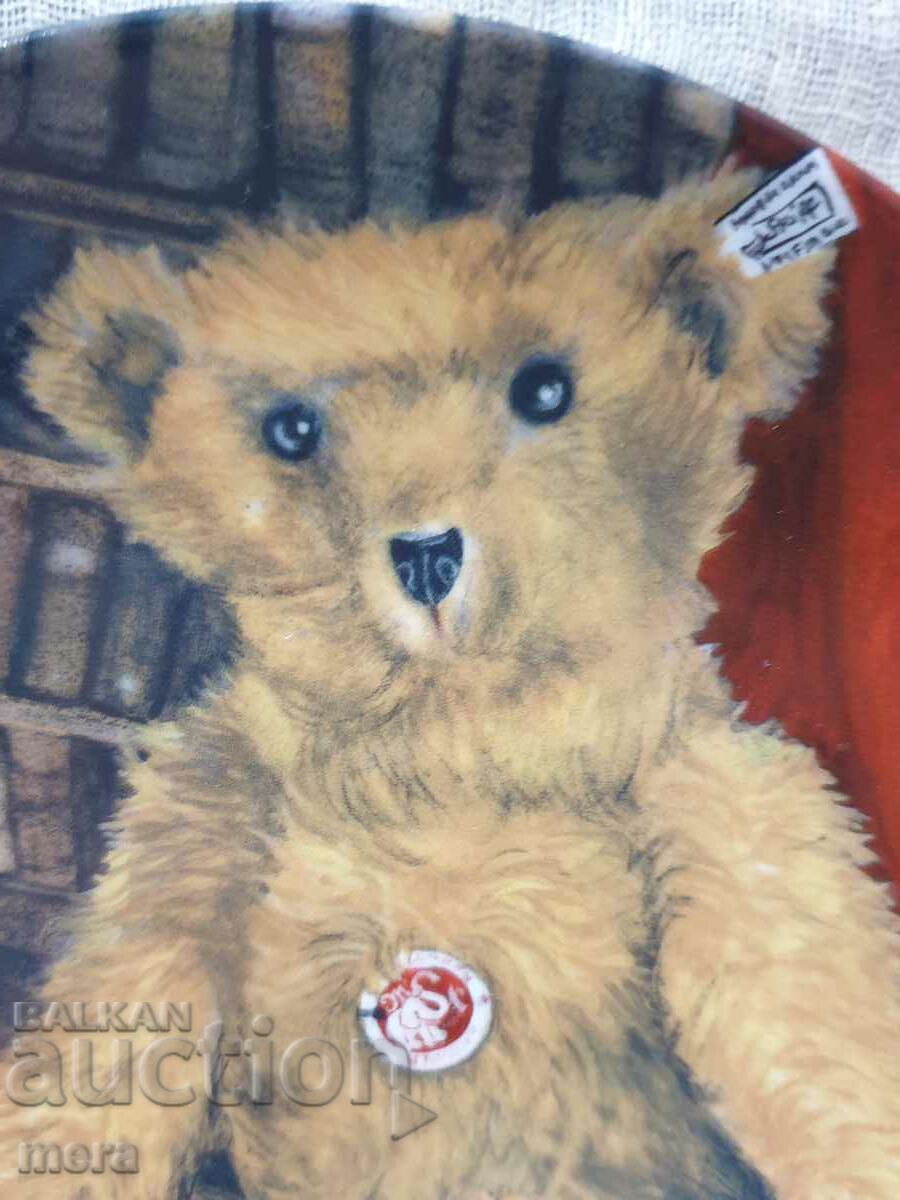 Порцеланова колекционерска чиния за стена Steff Club с цена 35.00 лв. | € 17.90 Порцеланова колекционерска чиния за стена Steff Club с цена 35.00 лв. | € 17.90