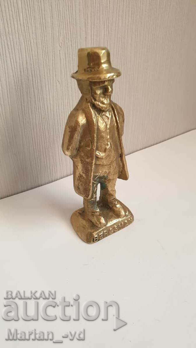 Delivery of Lasse Gjutare Nora bronze figure Delivery of Lasse Gjutare Nora bronze figure