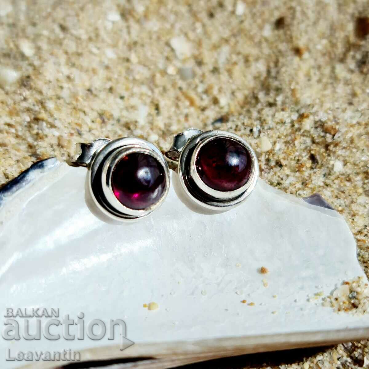 5028 Silver Garnet Earrings