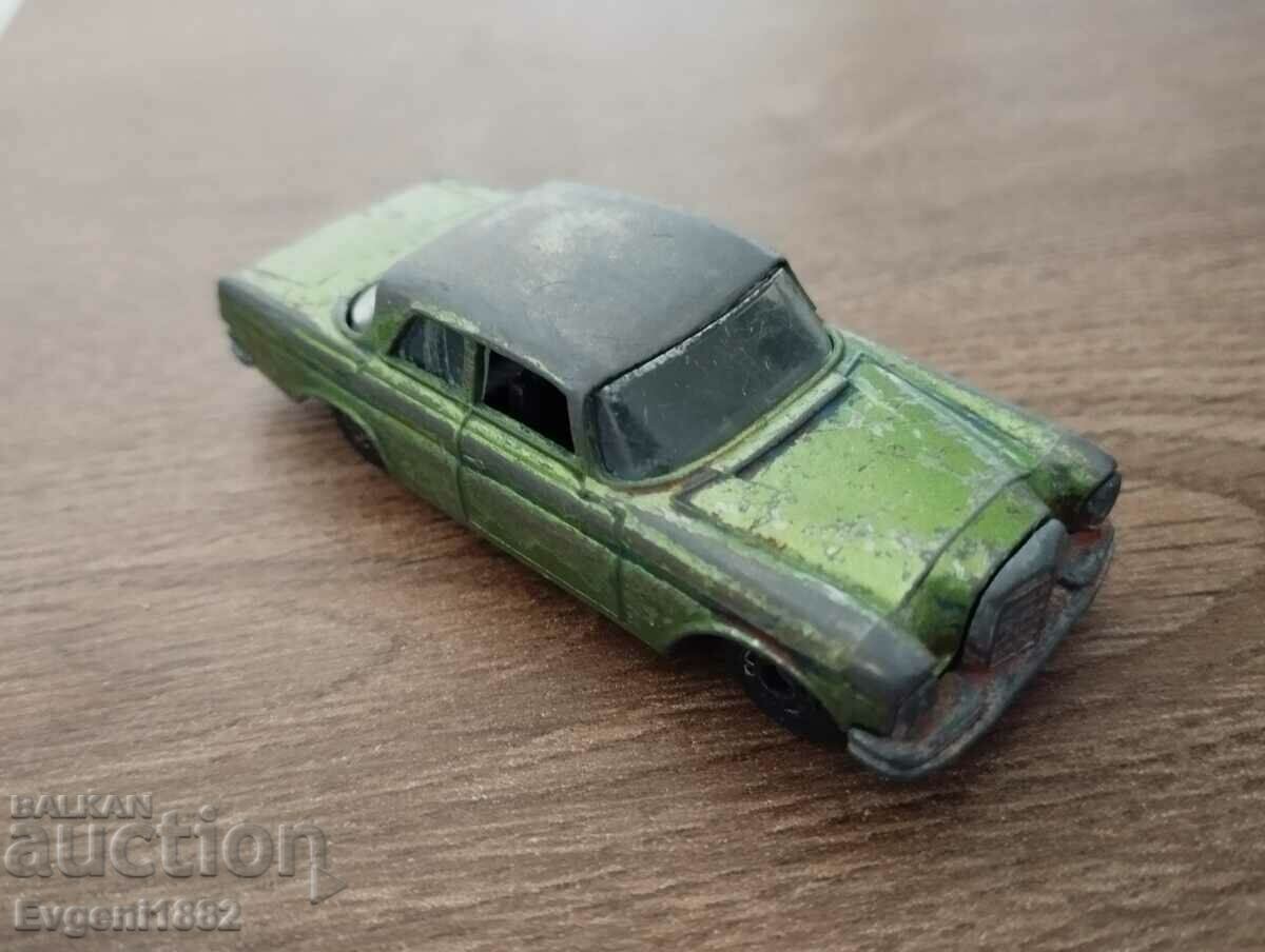 Mercedes 300 SE Matchbox made in Bulgaria