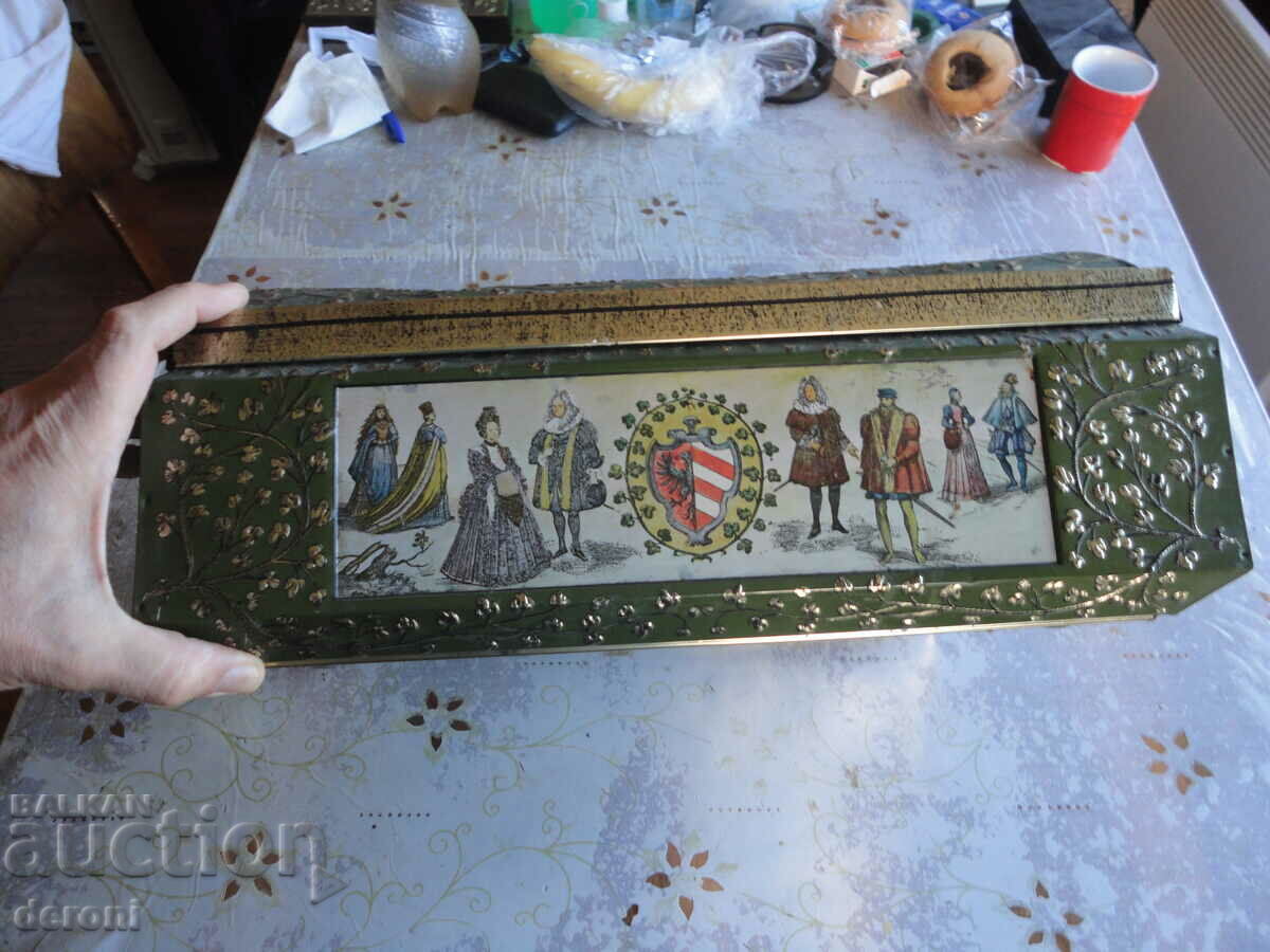 Страхотна ламаринена тенекиена кутия 8 с цена 50.00 лв. | € 25.56