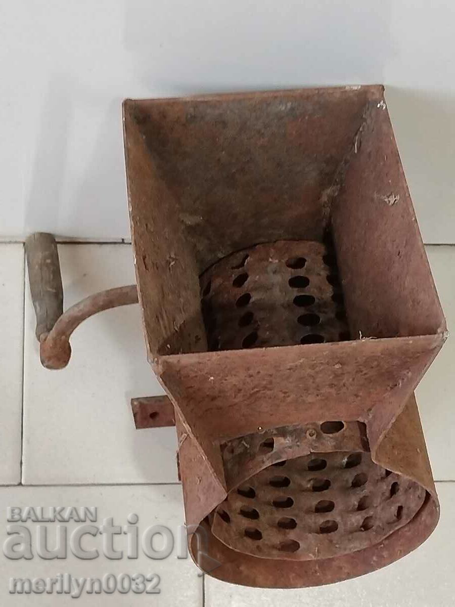 Auction Bulgarian professional grinder for fruit and vegetable grater NRB Auction Bulgarian professional grinder for fruit and vegetable grater NRB