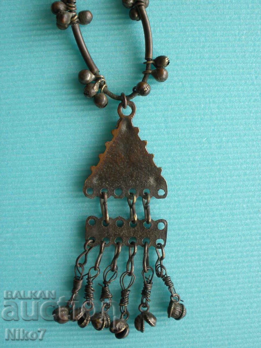 Delivery of Ancient, Renaissance, jewelry.