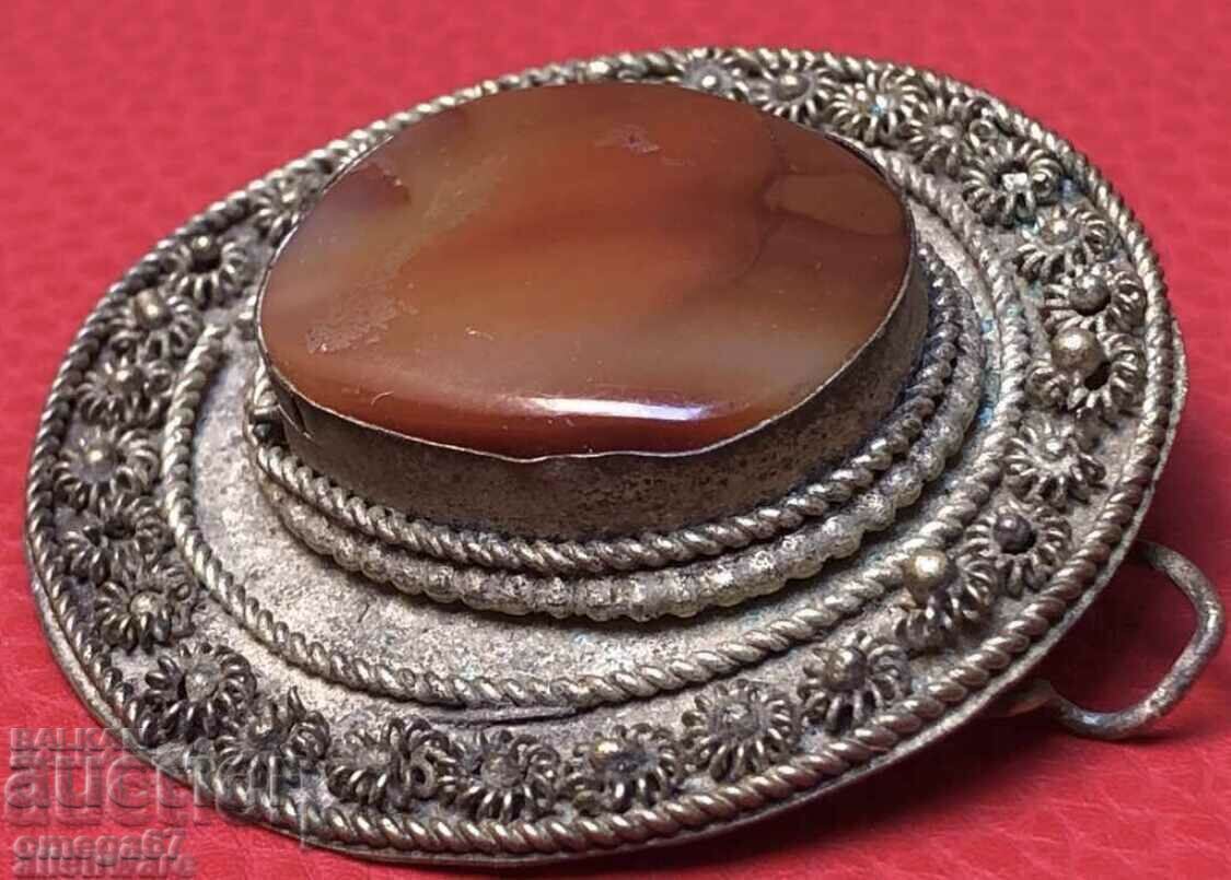 Livrarea Brosa de argint cu carnelian