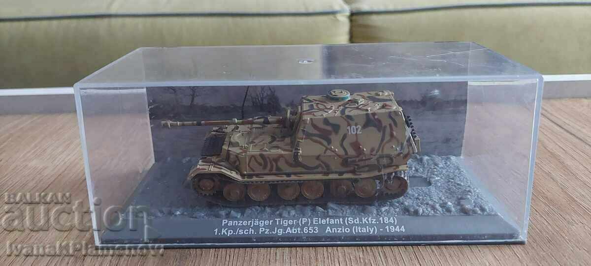 Toy tank new for collectors