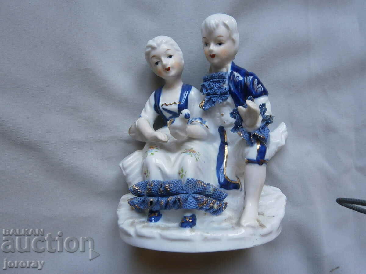 Porcelain figure 16x14cm