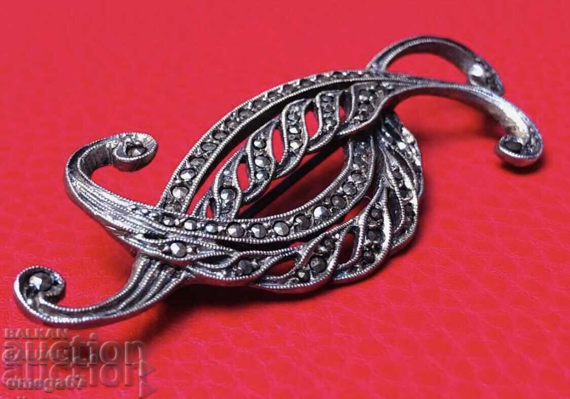 Auction Antique silver marcasite brooch. Auction Antique silver marcasite brooch.