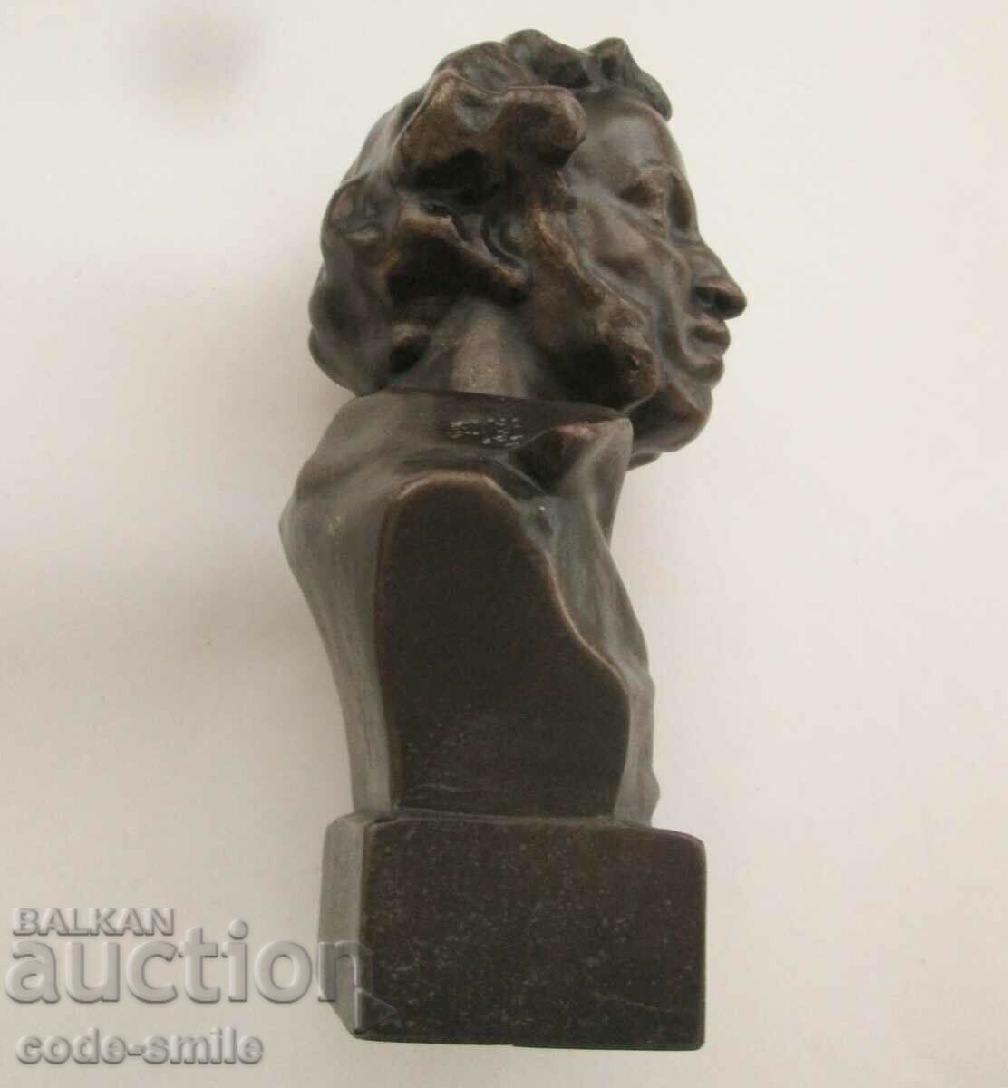 Стар Руски бюст на Пушкин метална фигура статуетка с цена 150.00 лв. | € 76.69 Стар Руски бюст на Пушкин метална фигура статуетка с цена 150.00 лв. | € 76.69