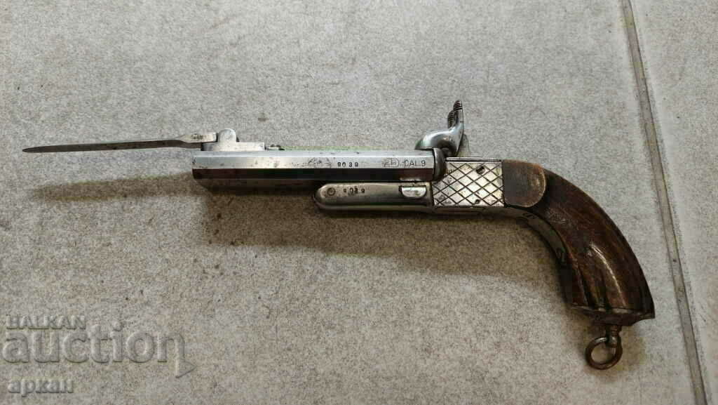 Delivery of A rare 19th century double-barrelled bayonet pistol