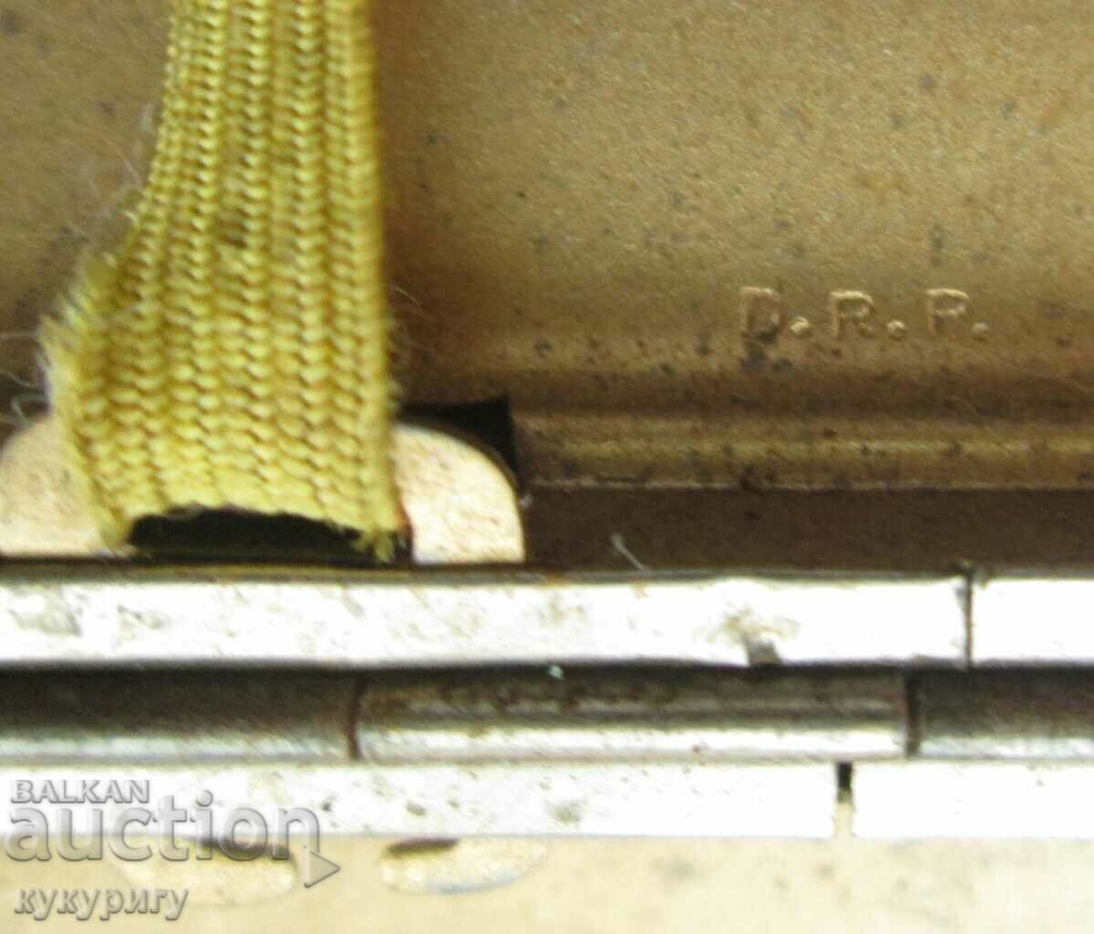 Old German snuffbox marked D.R.P. Germany VSV - 5 Old German snuffbox marked D.R.P. Germany VSV - 5