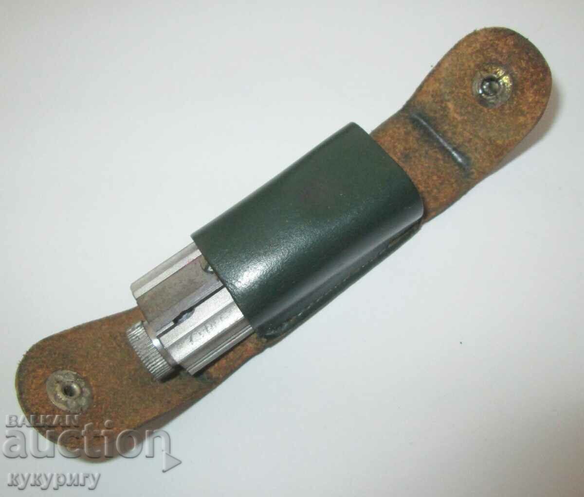 Old German DUX pocket sharpener with leather case - 7 Old German DUX pocket sharpener with leather case - 7