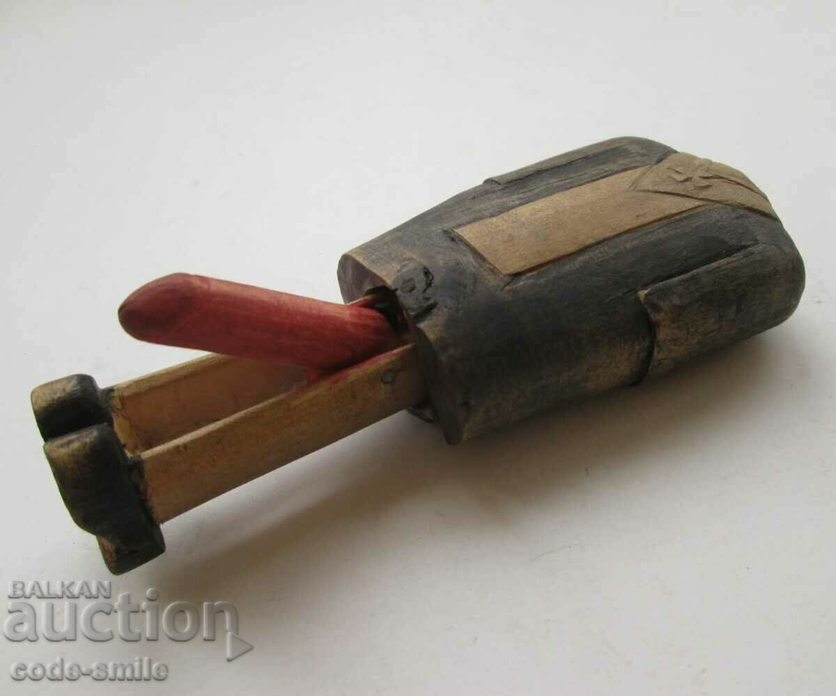 Soldier trench creativity wooden figure pop PSV erotica - 5