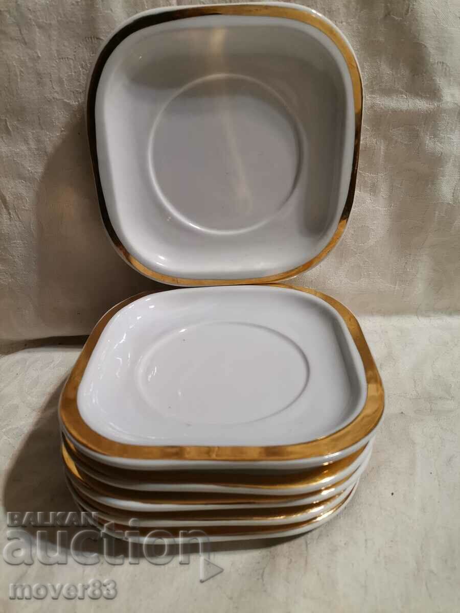 Porcelain plates. Set of 6 pieces