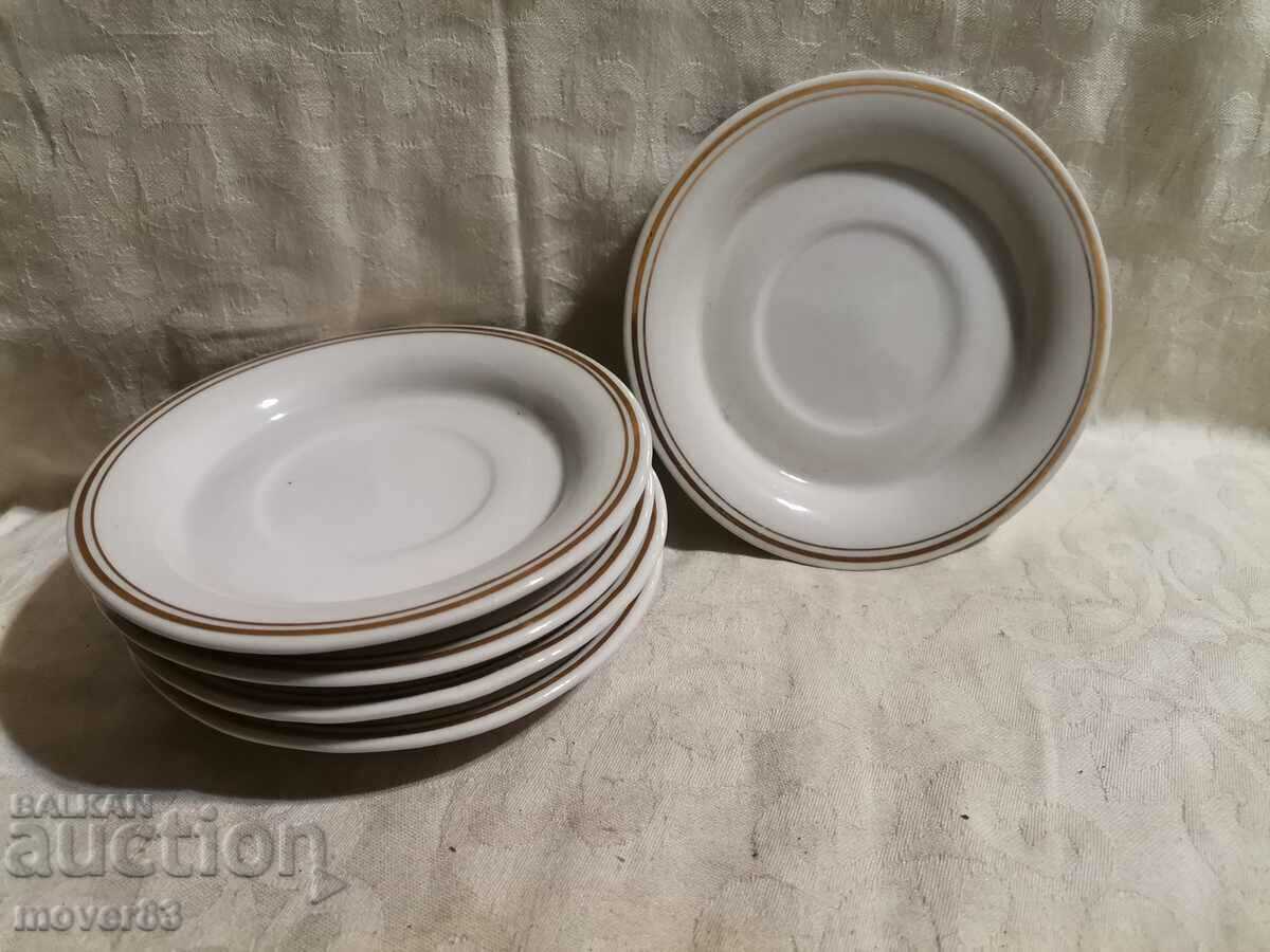 Porcelain plates. Set of 5 pieces