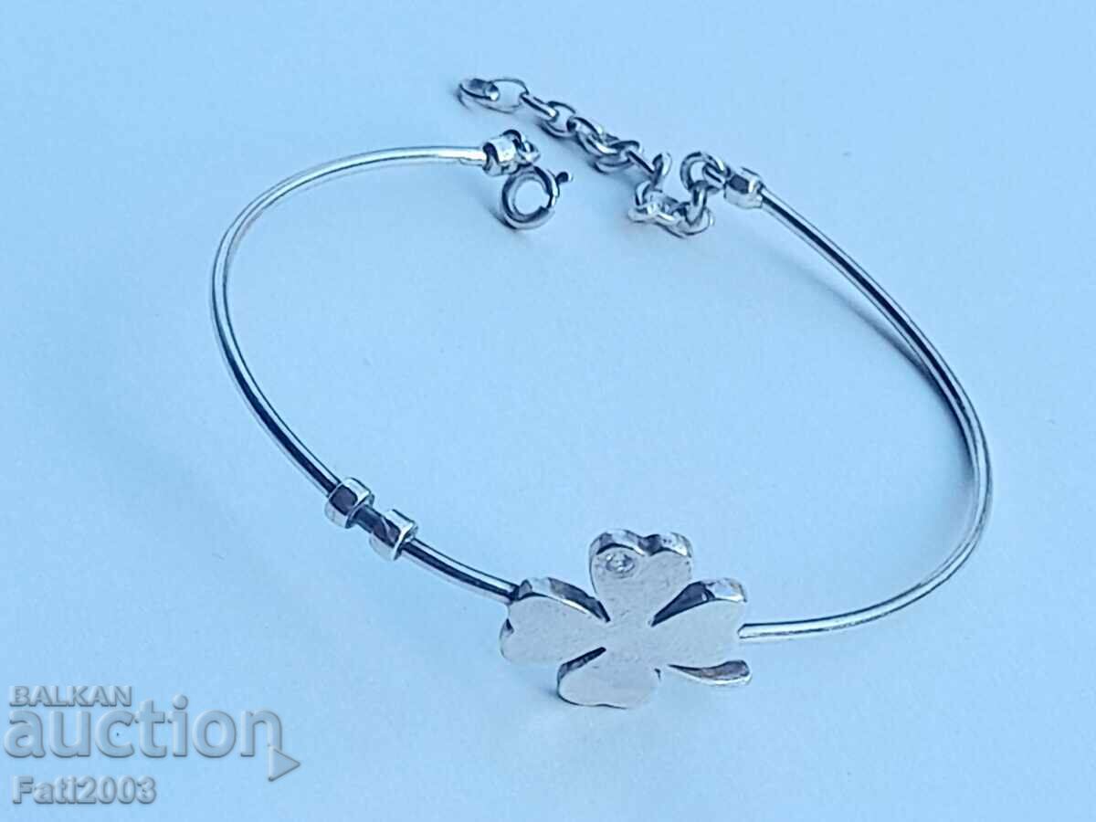 Silver bracelet with clover