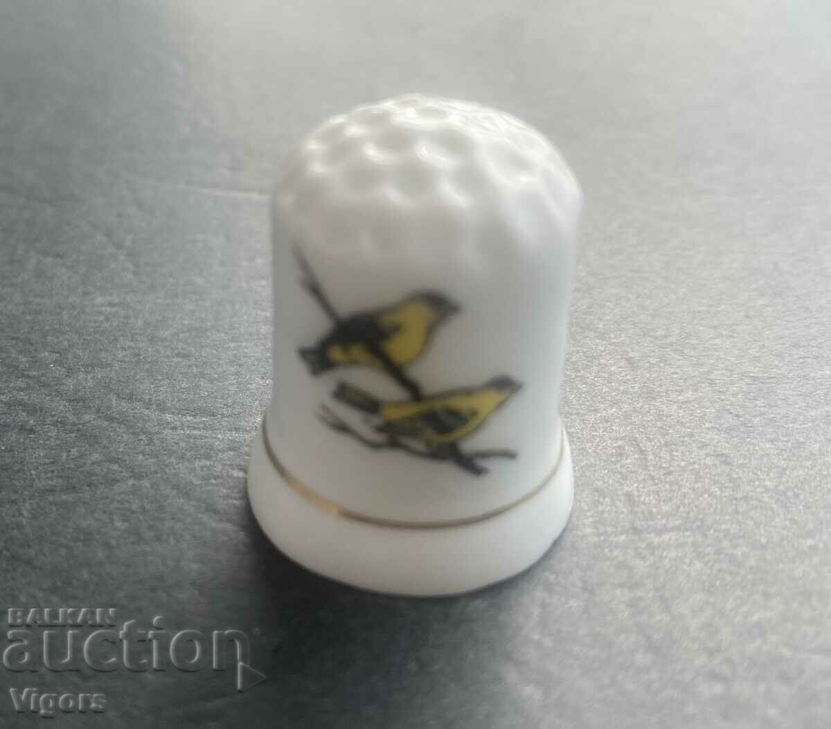 Auction Porcelain thimbles - collectible /birds/-4 pcs Auction Porcelain thimbles - collectible /birds/-4 pcs