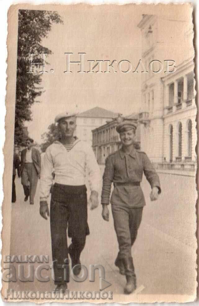 SMALL OLD PHOTO SOFIA SAILOR SOLDIER IN FRONT OF MILITARY CLUB G995