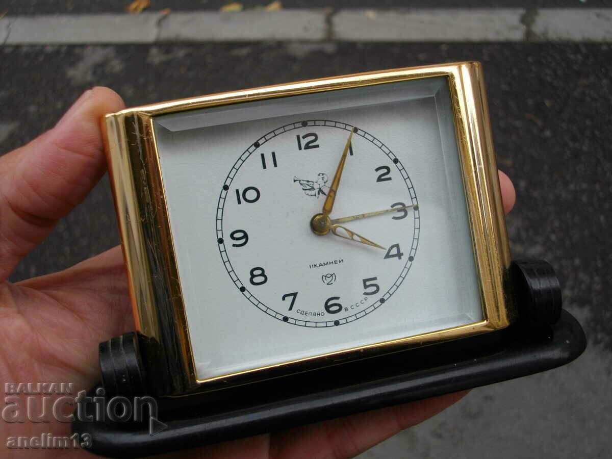 Delivery of COLLECTIBLE ALARM CLOCK SLAVA PIONEER