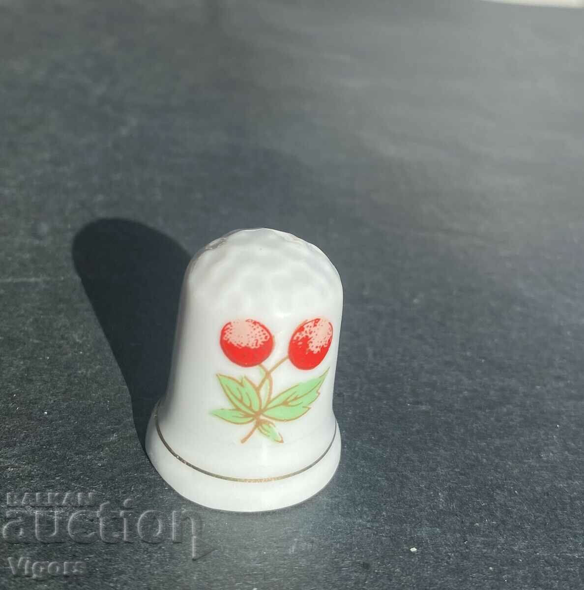 Δημοπρασία Δαχτυλήθρες πορσελάνης - συλλεκτικές /φρούτα/-5 τεμ Δημοπρασία Δαχτυλήθρες πορσελάνης - συλλεκτικές /φρούτα/-5 τεμ