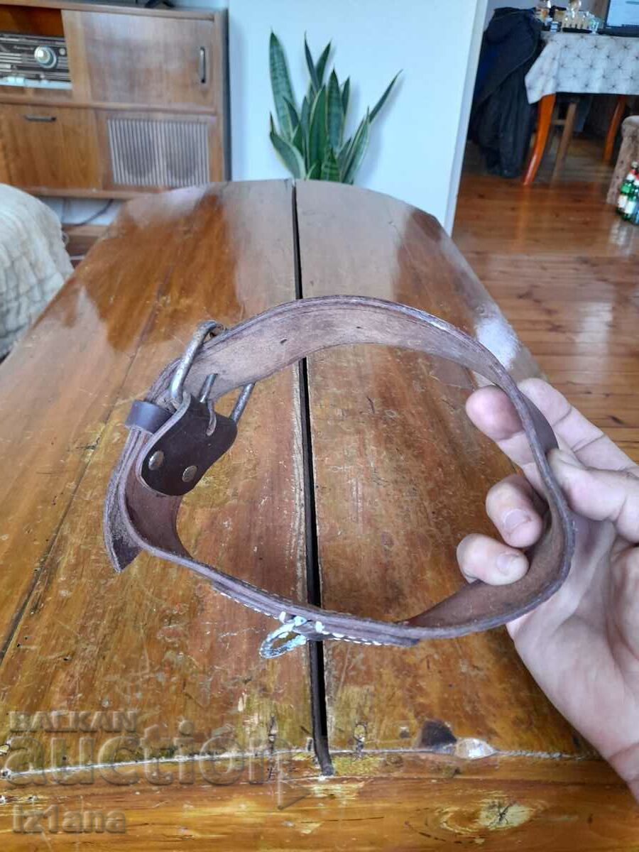 Παλιό δερμάτινο λουρί για κατοικίδια με τιμή 32.00 BGN | € 16.36