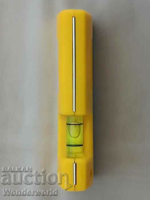 Precision German magnetic level with price 18.00 BGN | € 9.20
