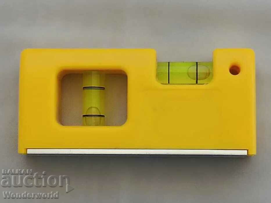 Precision German magnetic level