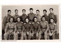 OLD PHOTO MILITARY JUNIOR OFFICERS IN STUDIO D000