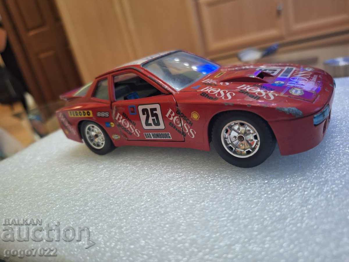 PORSCHE 924 GR.2  Bburago Italy  1/24