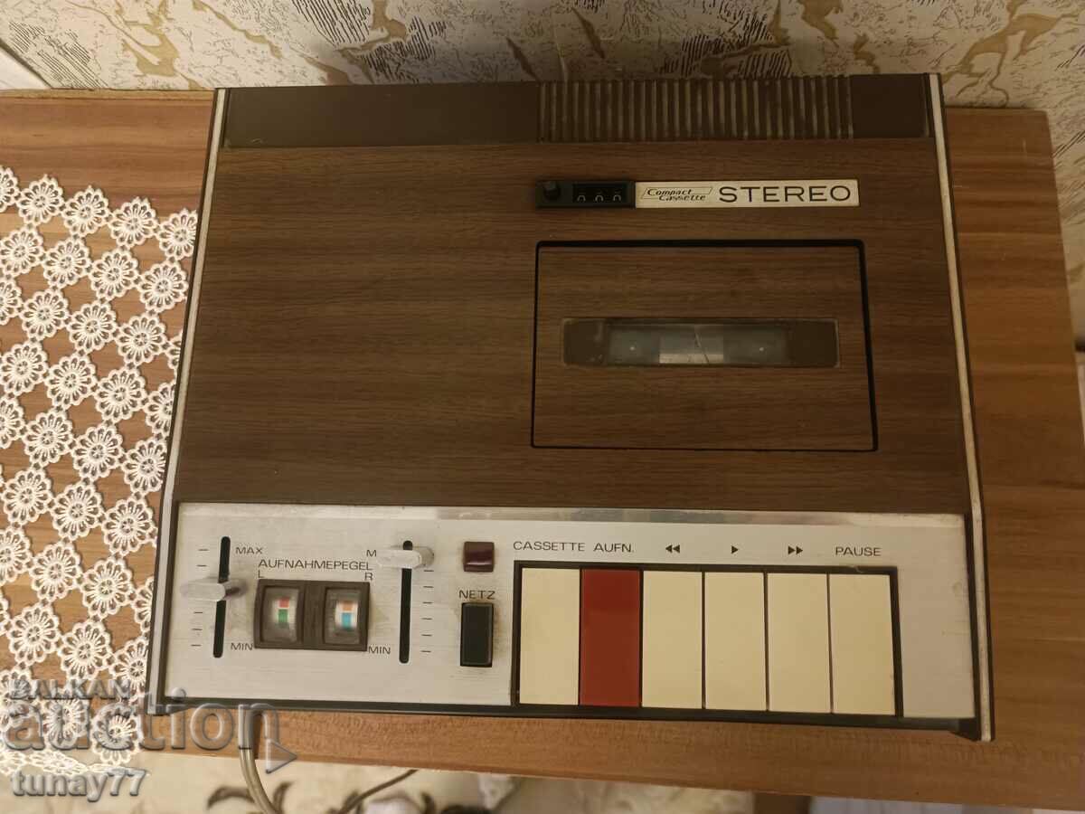 OLD UNIVERSUM CT 2325 VCR