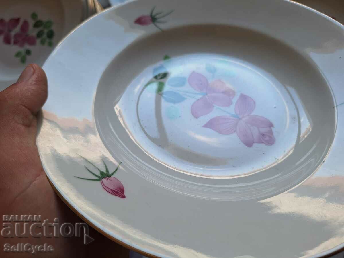 Auction ✅PORCELAIN PLATES SERVICE - 14 PCS.❗ Auction ✅PORCELAIN PLATES SERVICE - 14 PCS.❗