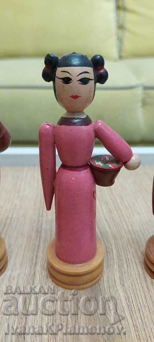 Delivery of Wooden figurines Delivery of Wooden figurines